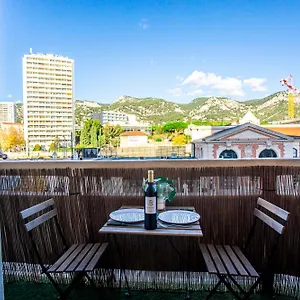 Appartement Escapade En Amoureux T2 Luxueux, Avec Balnéo, 60m Gare - Hypercentre - La Porte Bleue 4, Toulon